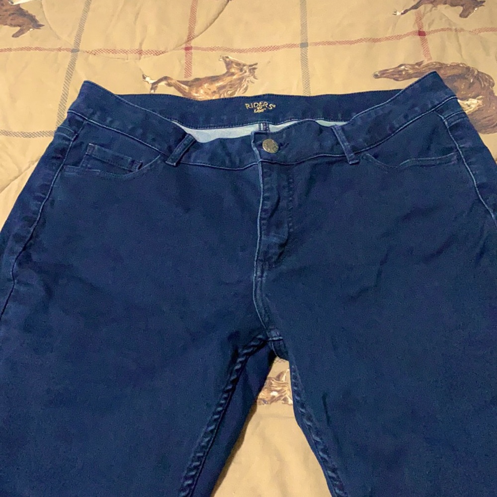 I am selling a size 18 jeans.